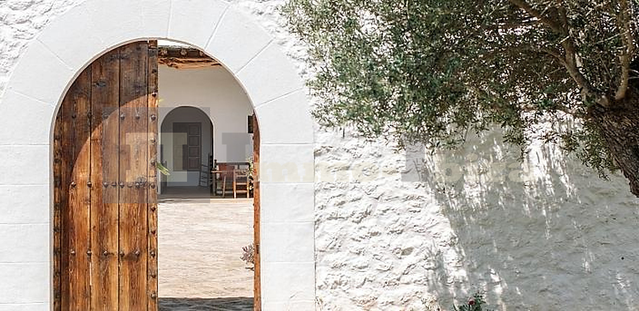 Authentic Finca in a Peaceful Area, with T-License