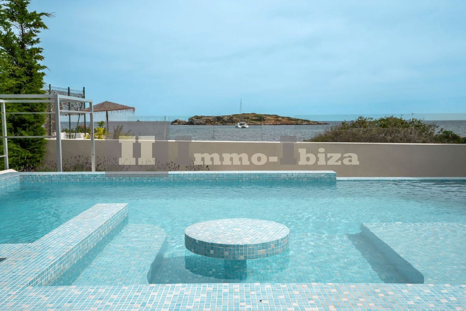 1St Sea Line Villa with Private Beach